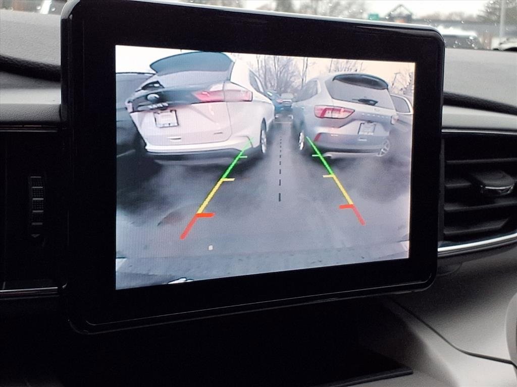 Used 2023 Ford Explorer XLT w/ Equipment Group 202A image 9