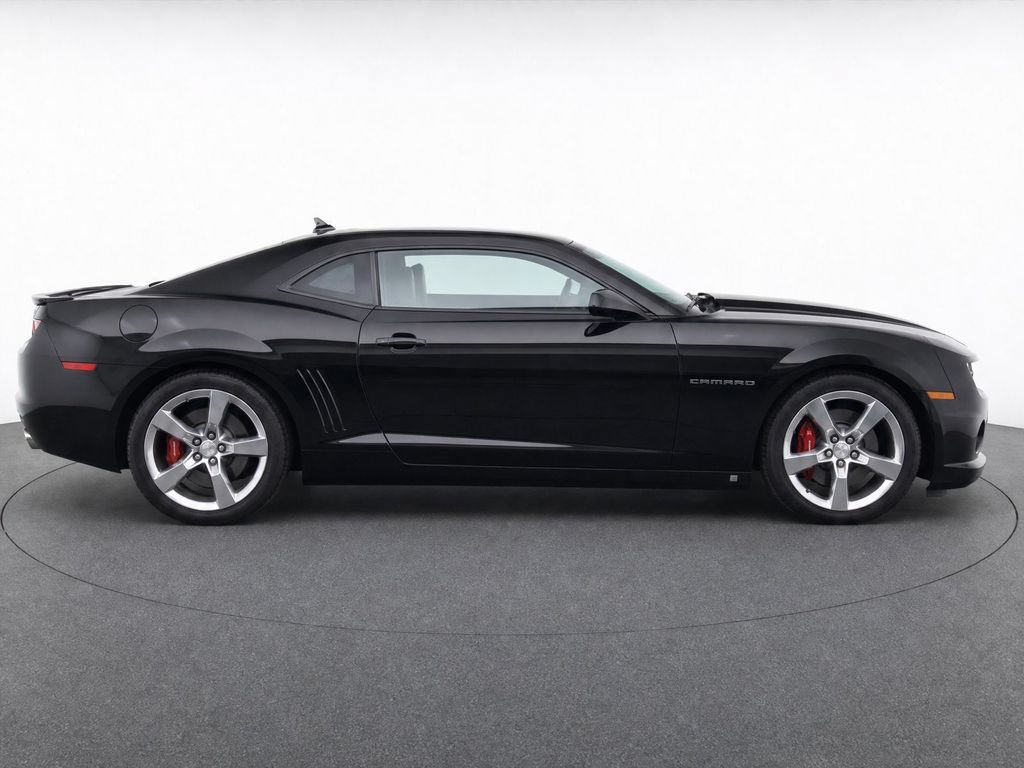 Used 2010 Chevrolet Camaro SS RWD image 9