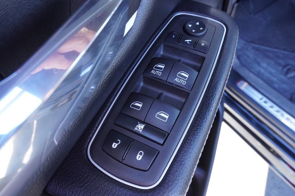 Used 2022 RAM 1500 Laramie w/ Sport Appearance Package image 16