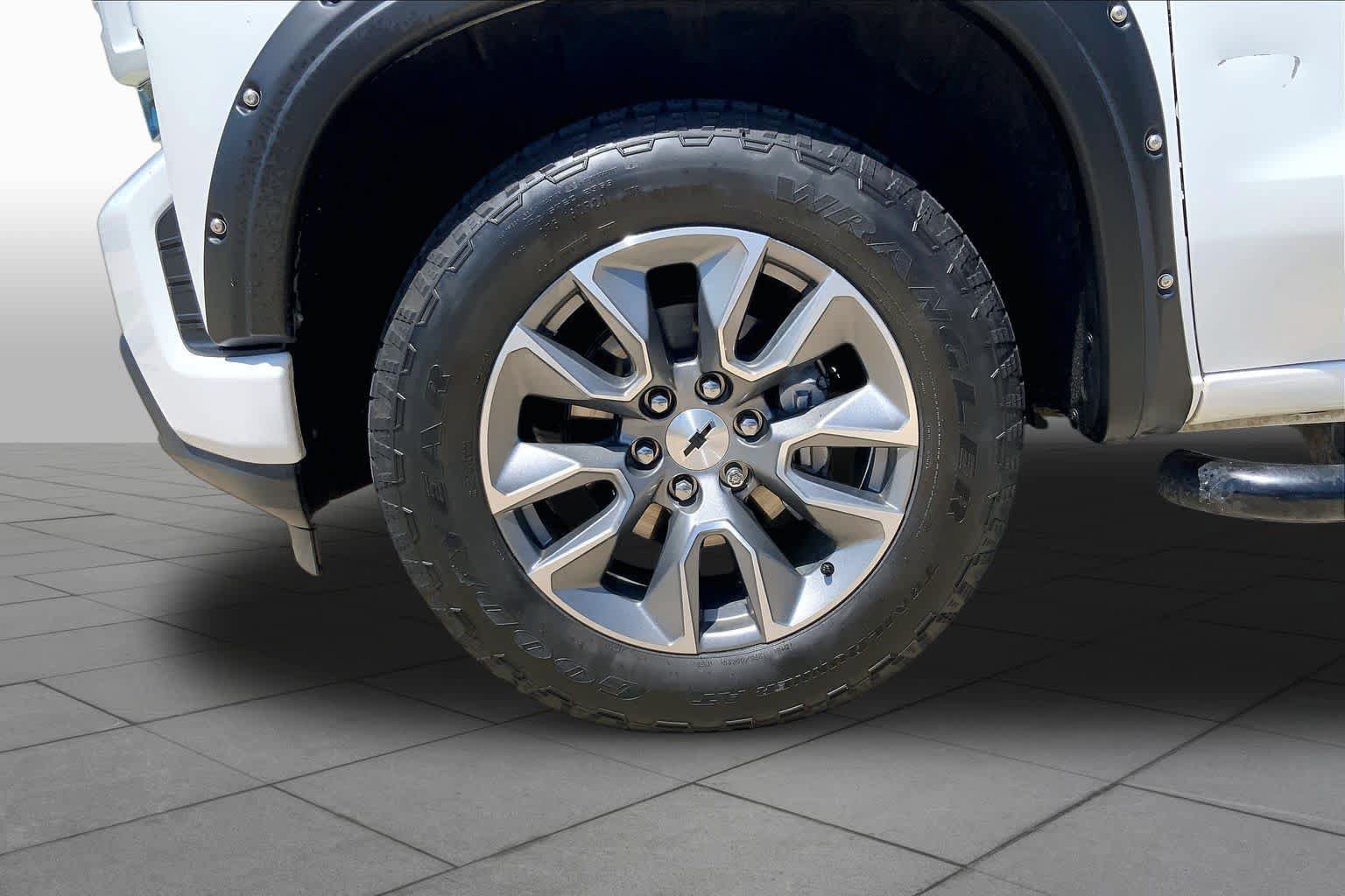 Used 2021 Chevrolet Silverado 1500 RST w/ Z71 Off-Road Package AWD/4WD image 11