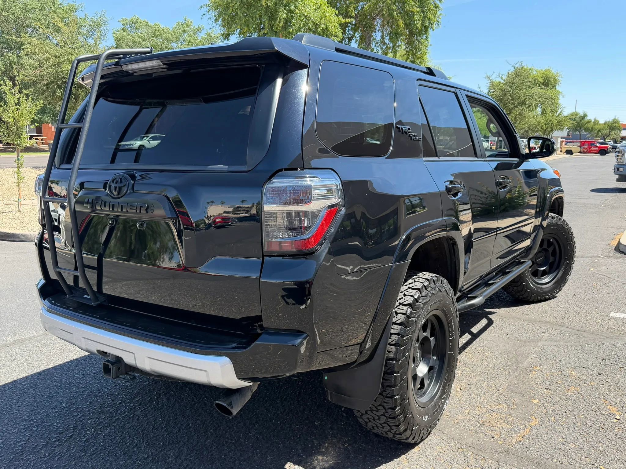 Used 2020 Toyota 4Runner TRD Off-Road Premium w/ Moonroof Package AWD/4WD image 2