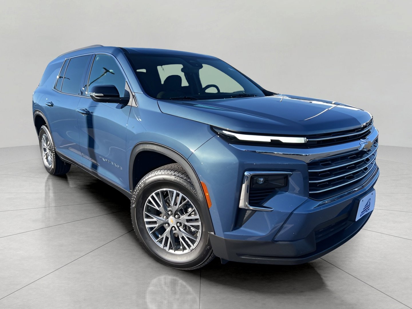 Used 2025 Chevrolet Traverse LT