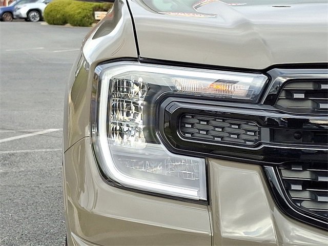 Certified 2025 Ford Ranger XLT w/ Black Appearance Package image 9