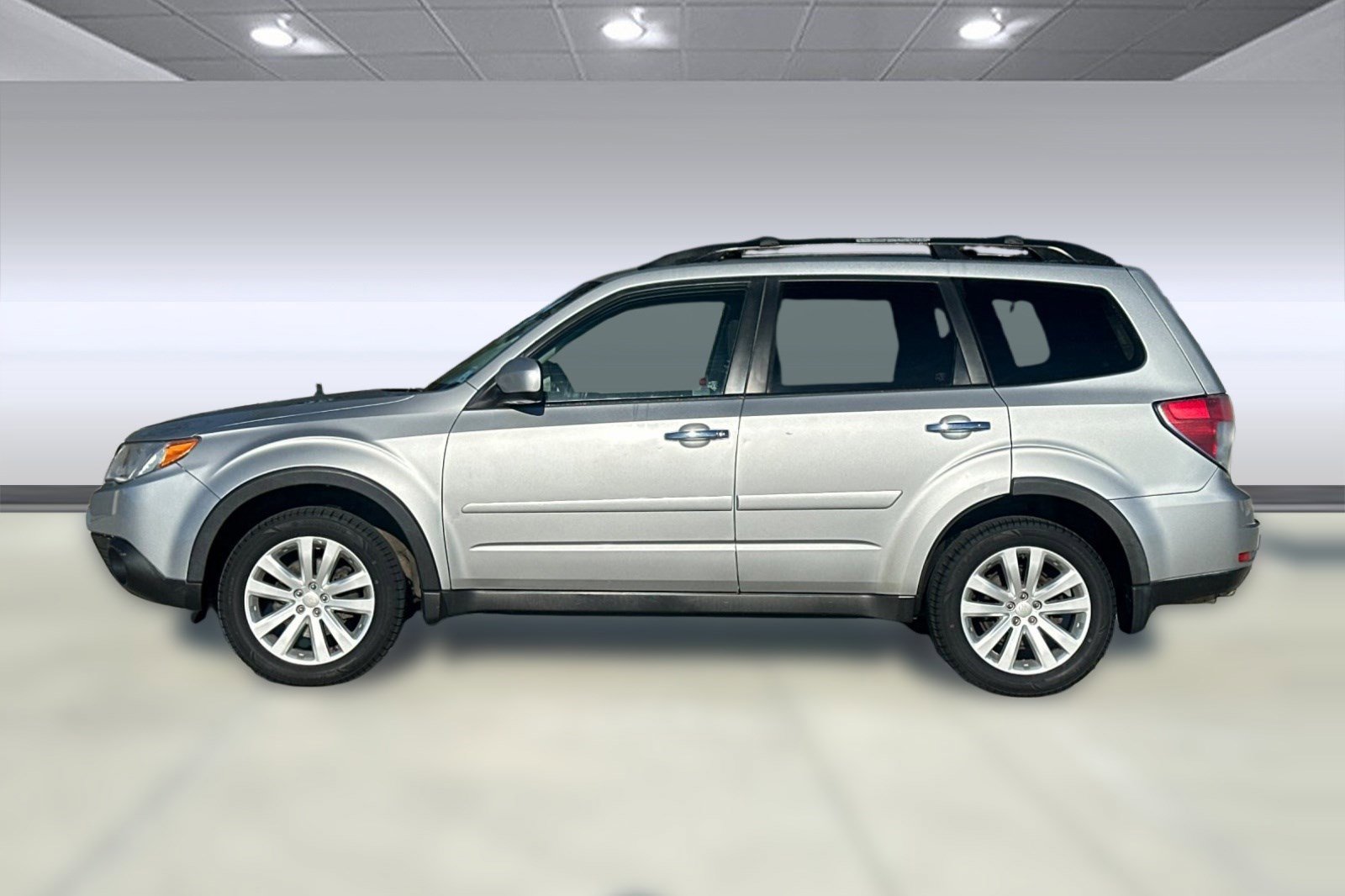 Used 2011 Subaru Forester 2.5X Premium w/ Rugged Pkg 1F image 2