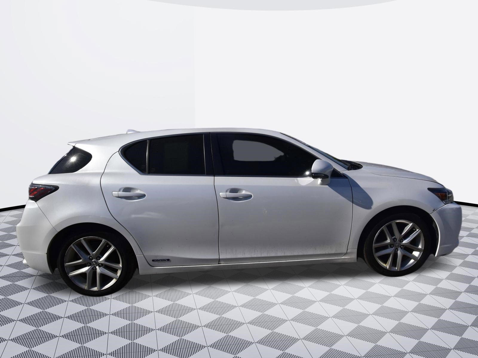 Used 2015 Lexus CT 200h w/ Navigation Package image 5