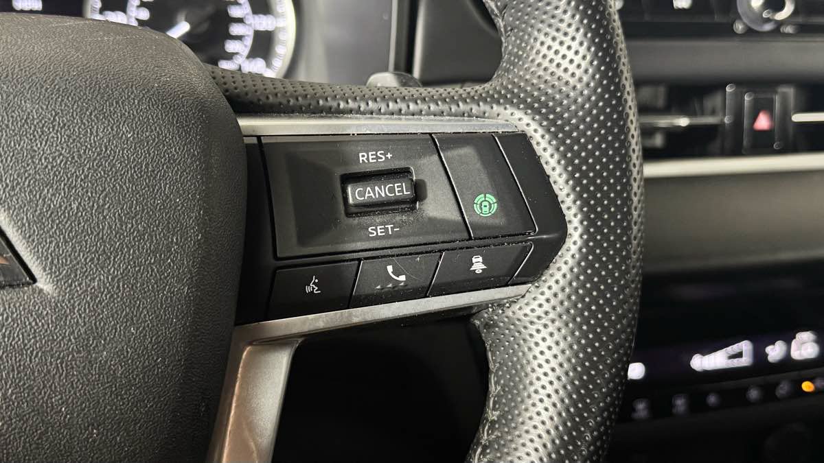Used 2025 Mitsubishi Outlander SE FWD image 17