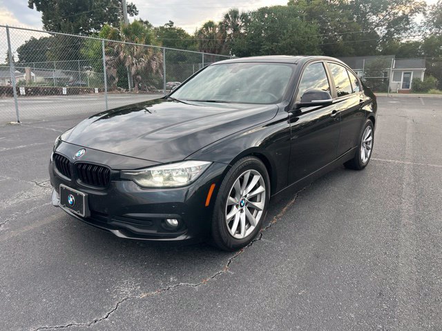 Used 2017 BMW 320i xDrive Sedan AWD/4WD image 1