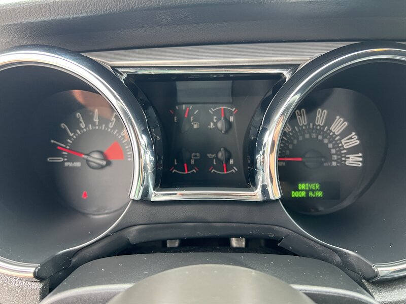 Used 2006 Ford Mustang GT RWD image 14