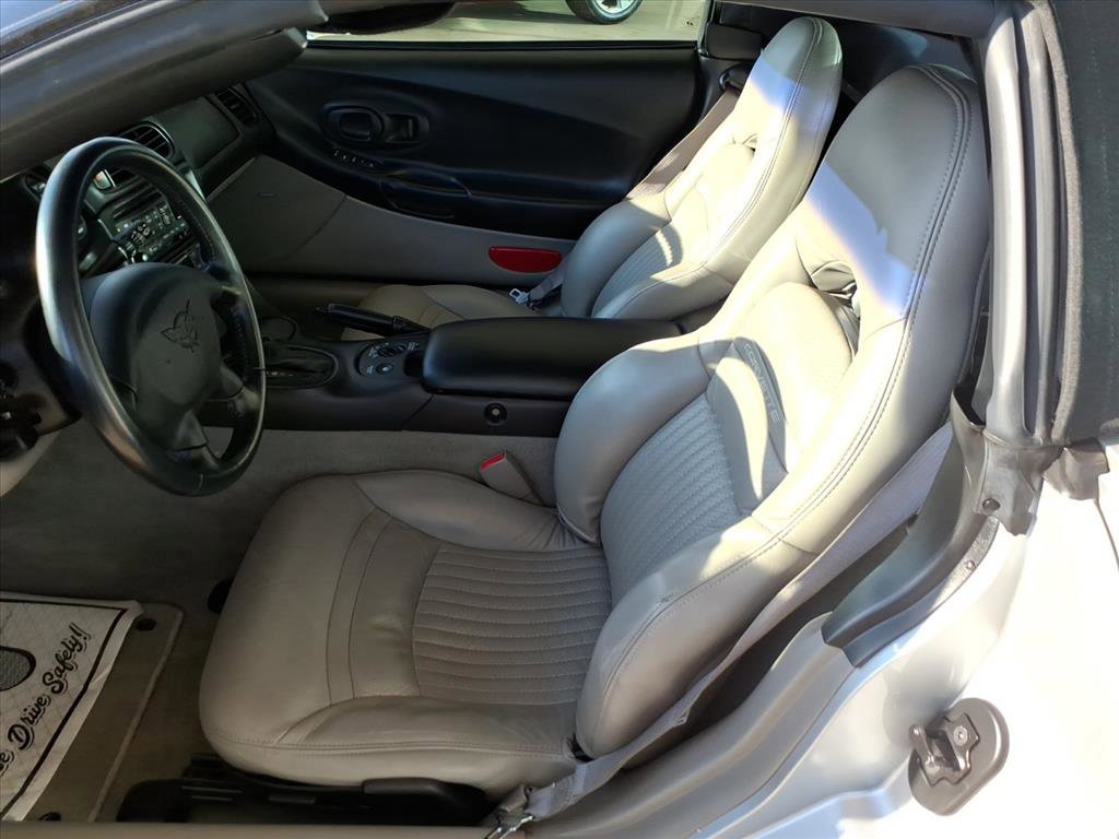 Used 2002 Chevrolet Corvette Convertible w/ Preferred Equipment Group2 image 9