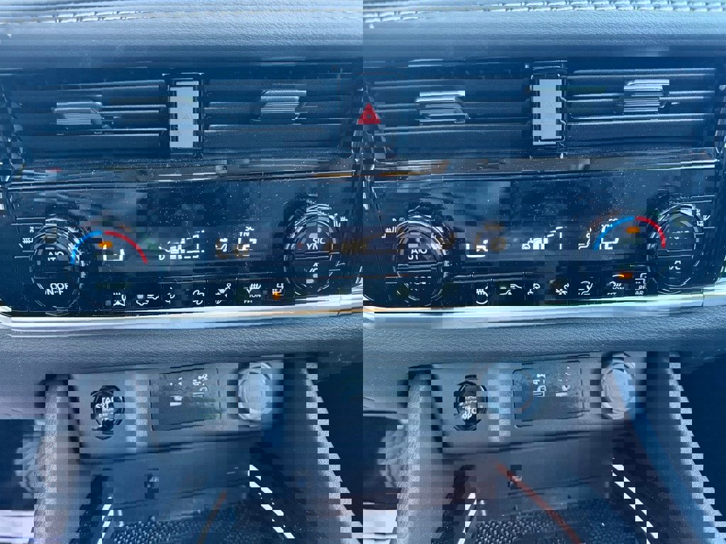 Certified 2025 Nissan Rogue SL image 14