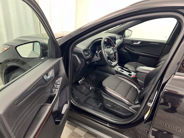Used 2024 Ford Escape ST-Line w/ Tech Pack #1 AWD/4WD image 12