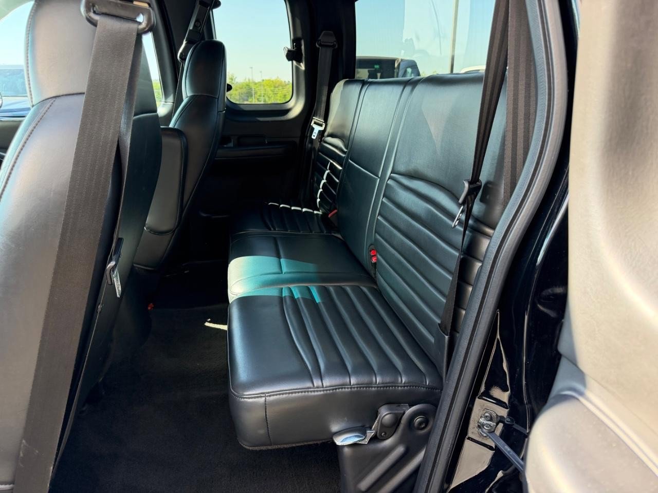 Used 2000 Ford F150 Harley-Davidson RWD image 9