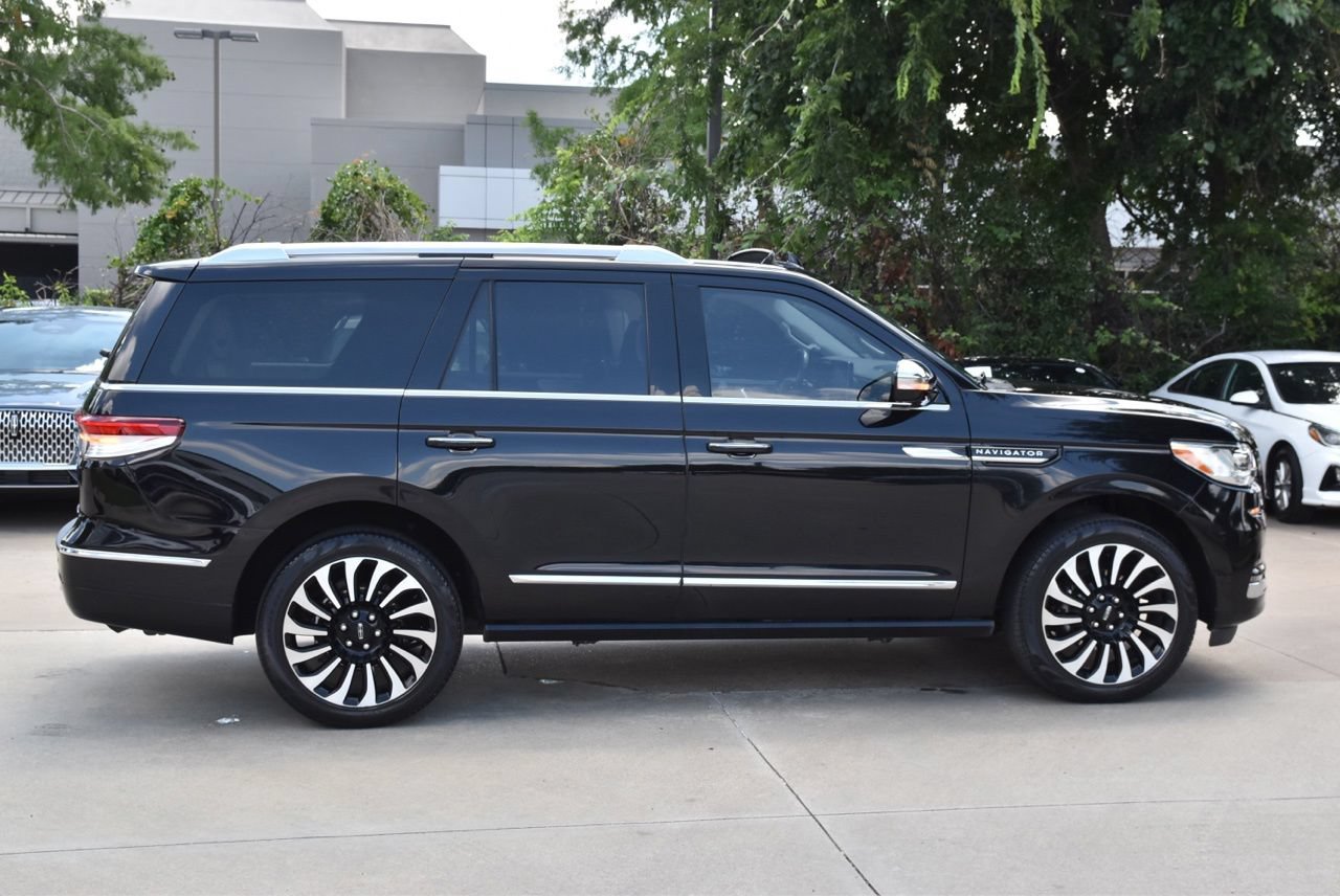 Used 2024 Lincoln Navigator Black Label AWD/4WD image 6