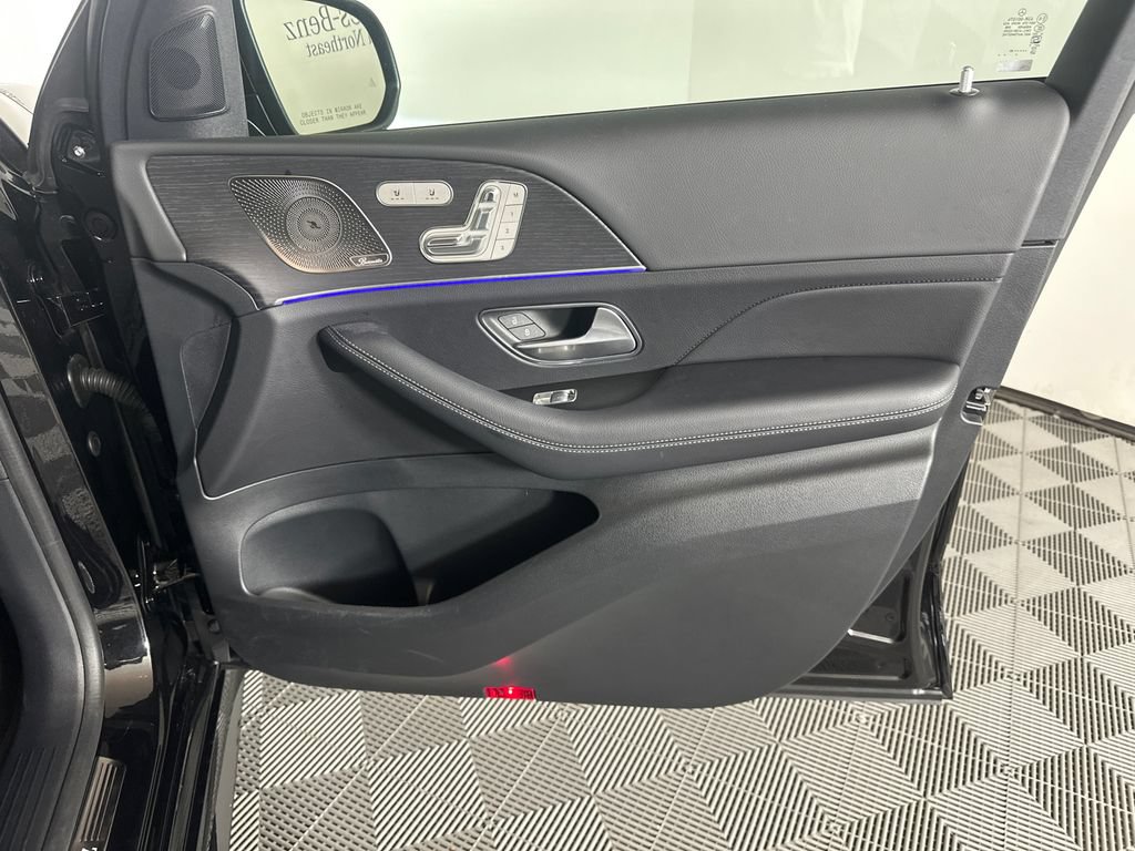 Certified 2025 Mercedes-Benz GLS 450 4MATIC image 15
