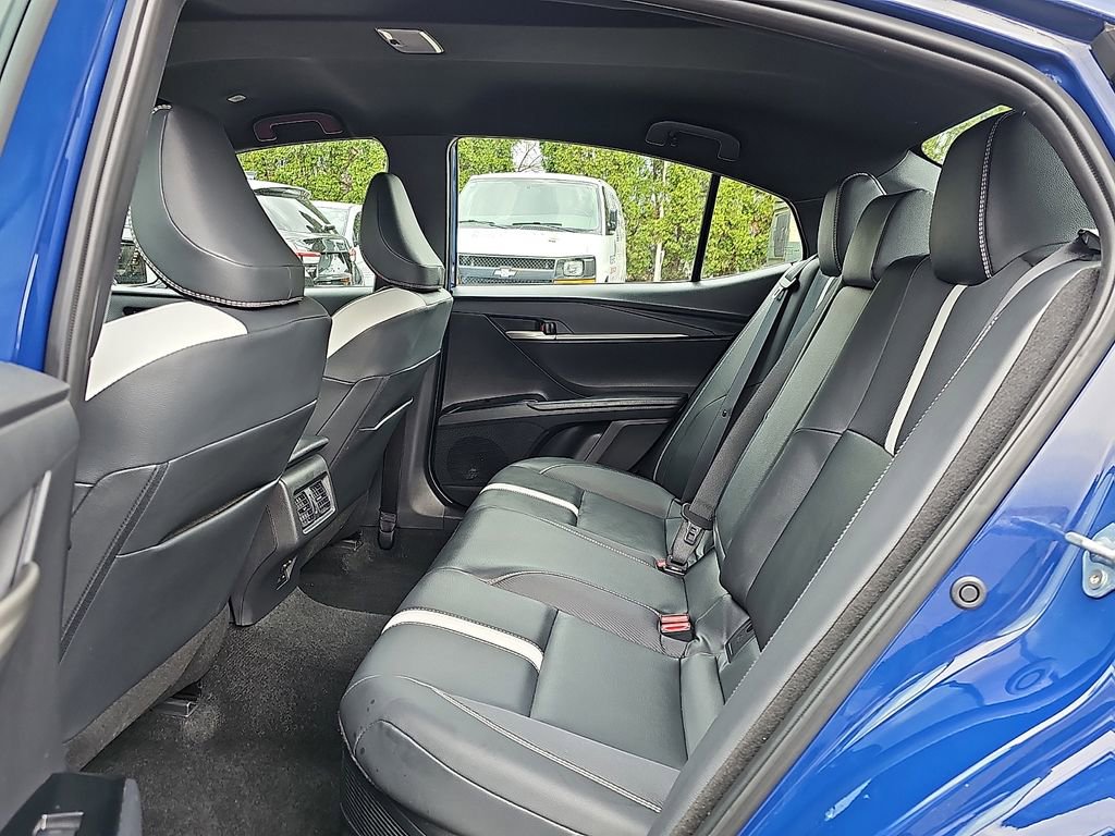 Used 2025 Toyota Camry SE image 10