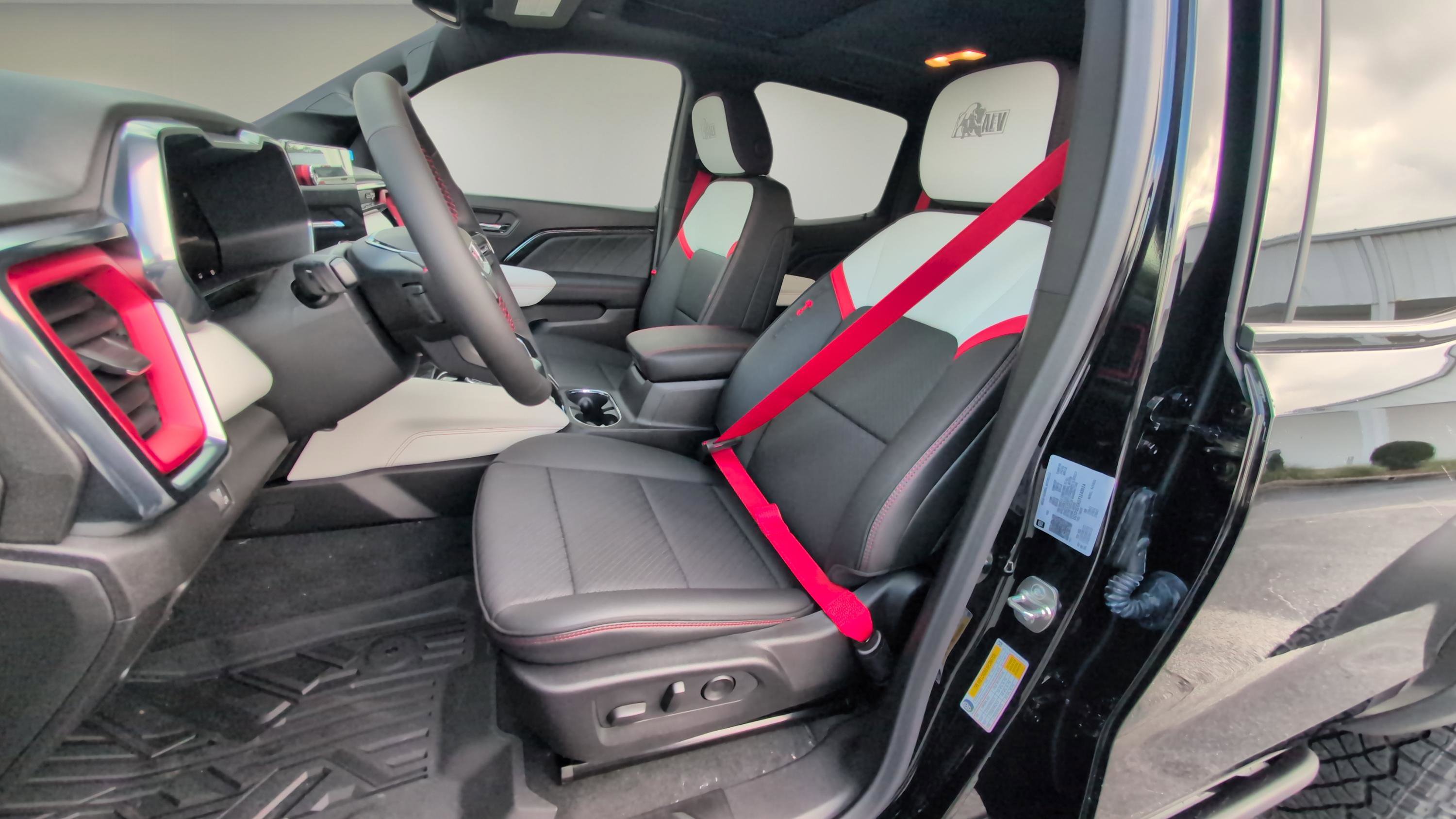 New 2026 GMC Canyon AT4X w/ AT4X AEV Edition image 18