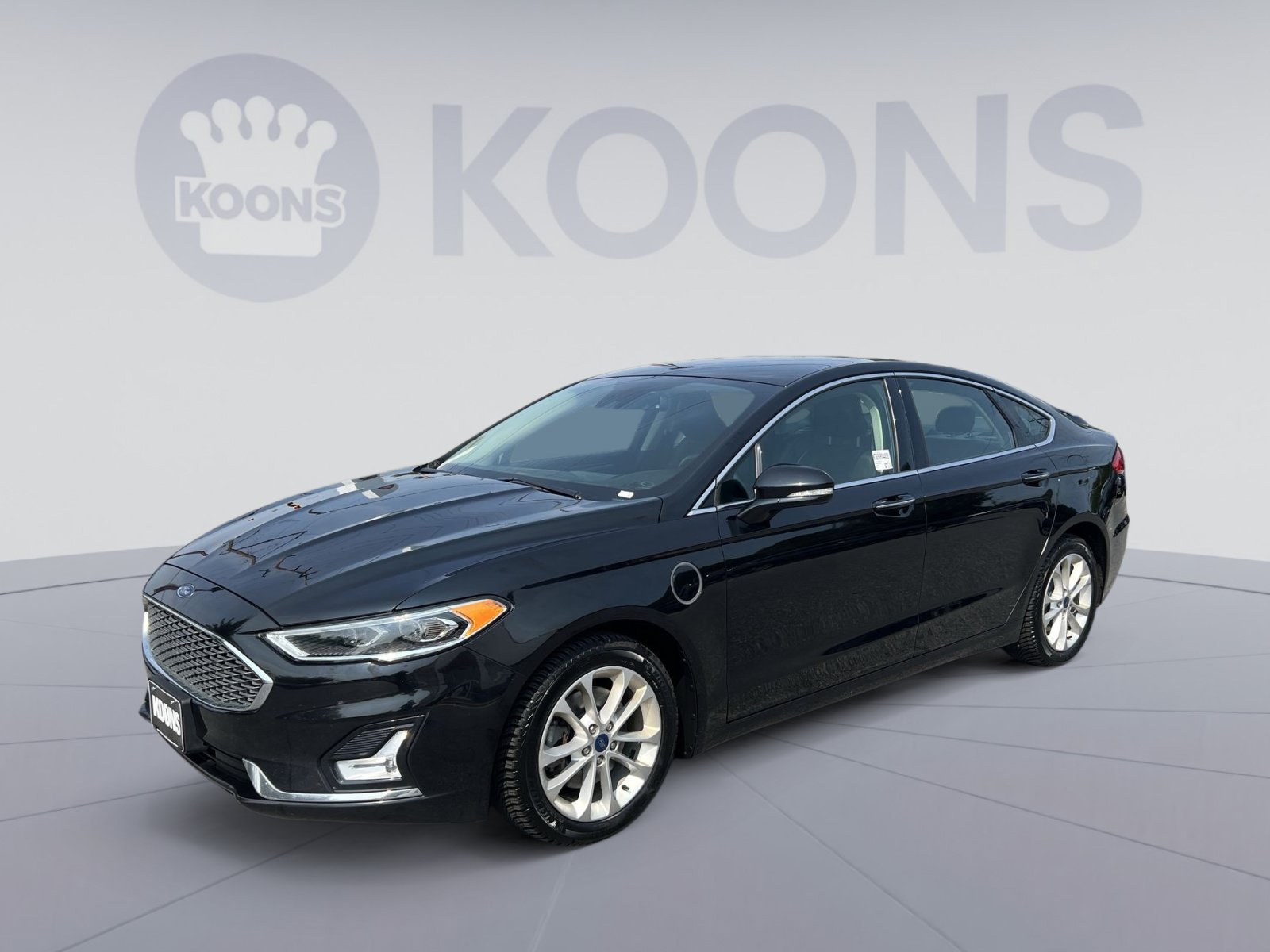 Used 2019 Ford Fusion Energi Titanium FWD image 1