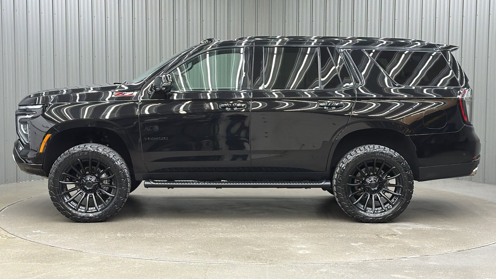 Used 2025 Chevrolet Tahoe Z71 w/ Comfort Package image 2