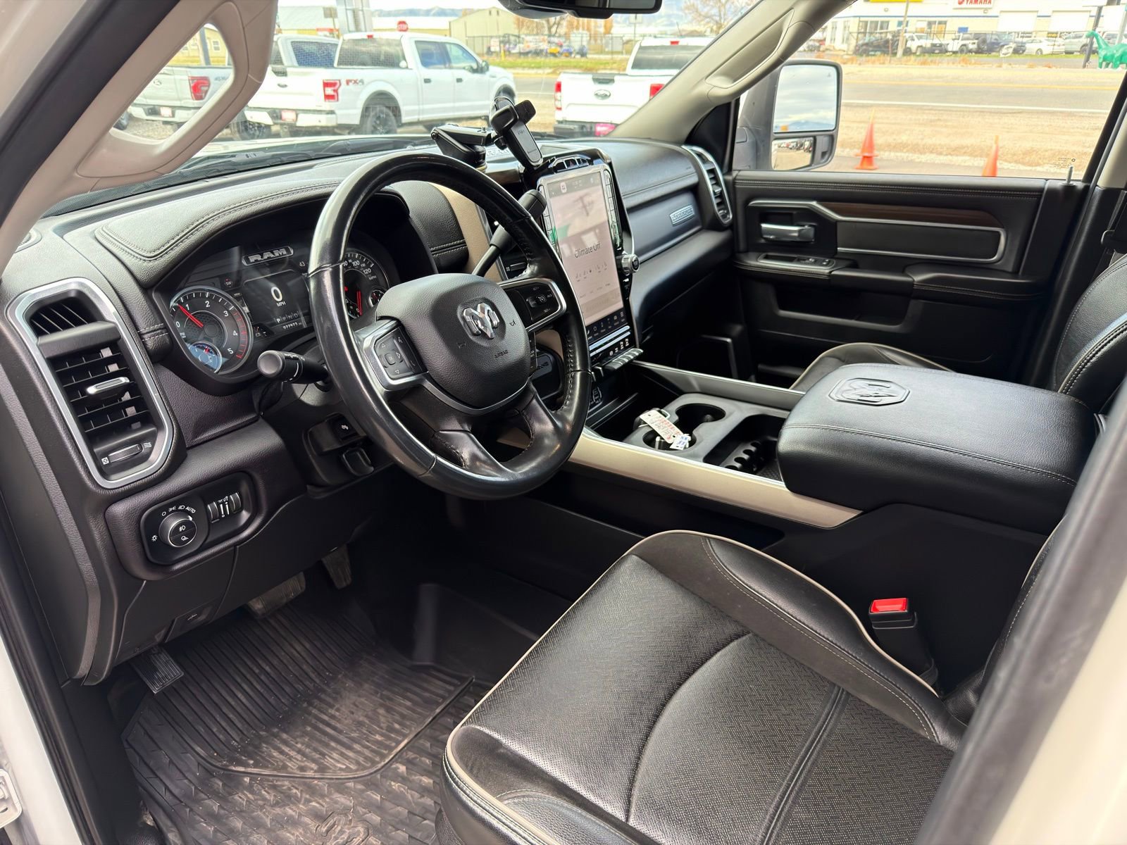 Used 2023 RAM 3500 Laramie AWD/4WD image 18