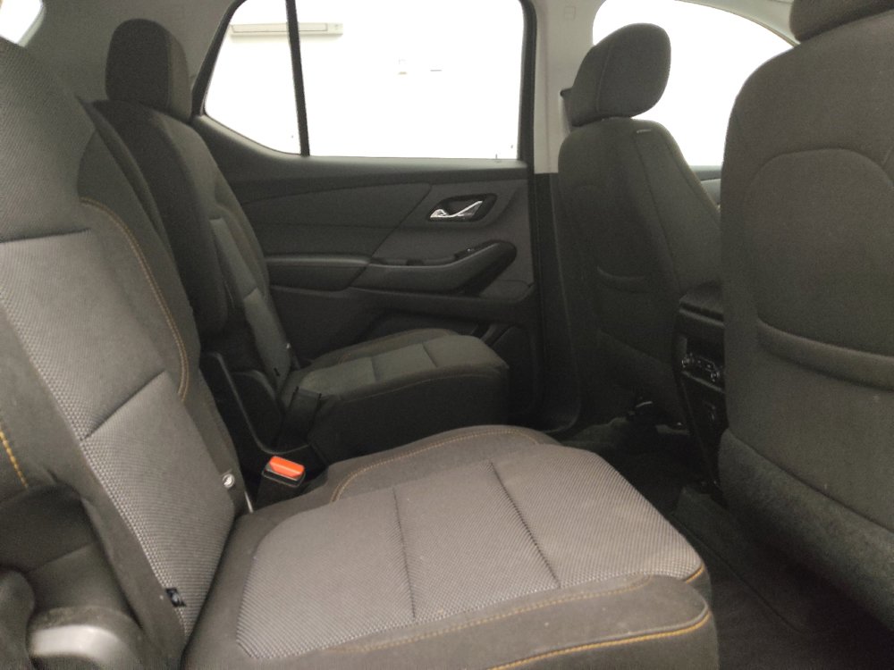Used 2020 Chevrolet Traverse LT FWD image 19