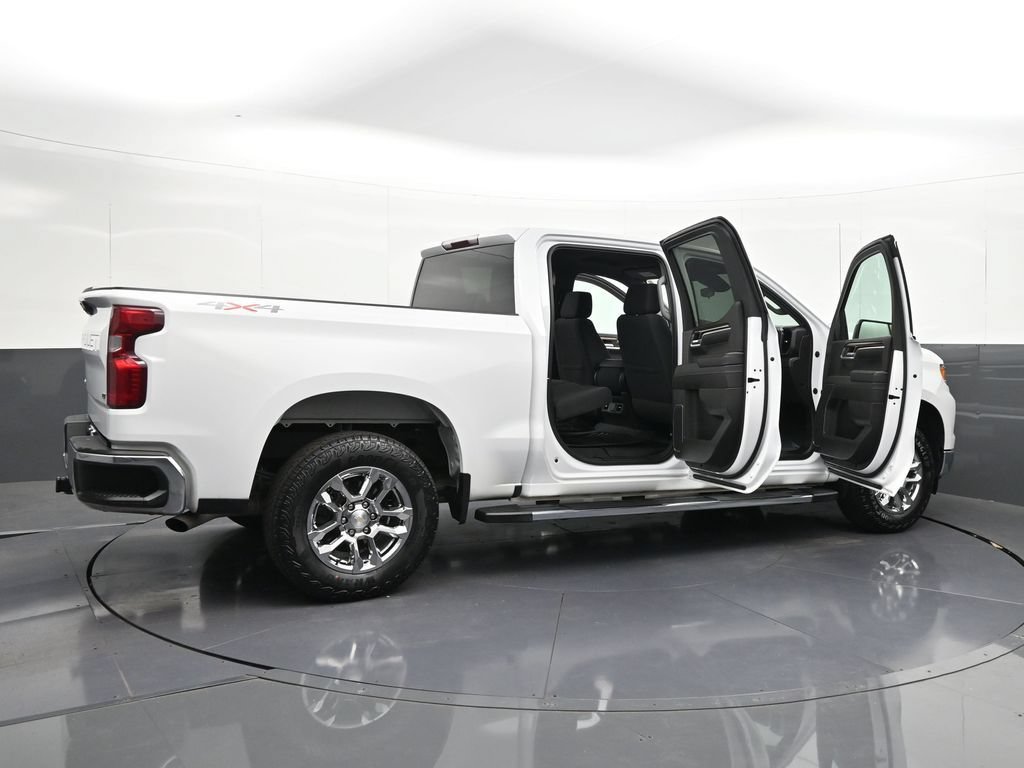 Used 2022 Chevrolet Silverado 1500 LT AWD/4WD image 39