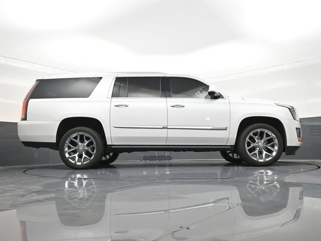 Used 2020 Cadillac Escalade ESV Premium Luxury RWD image 29