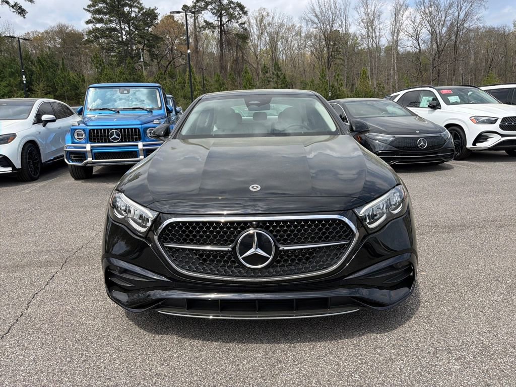 Used 2025 Mercedes-Benz E 350 4MATIC Sedan image 2