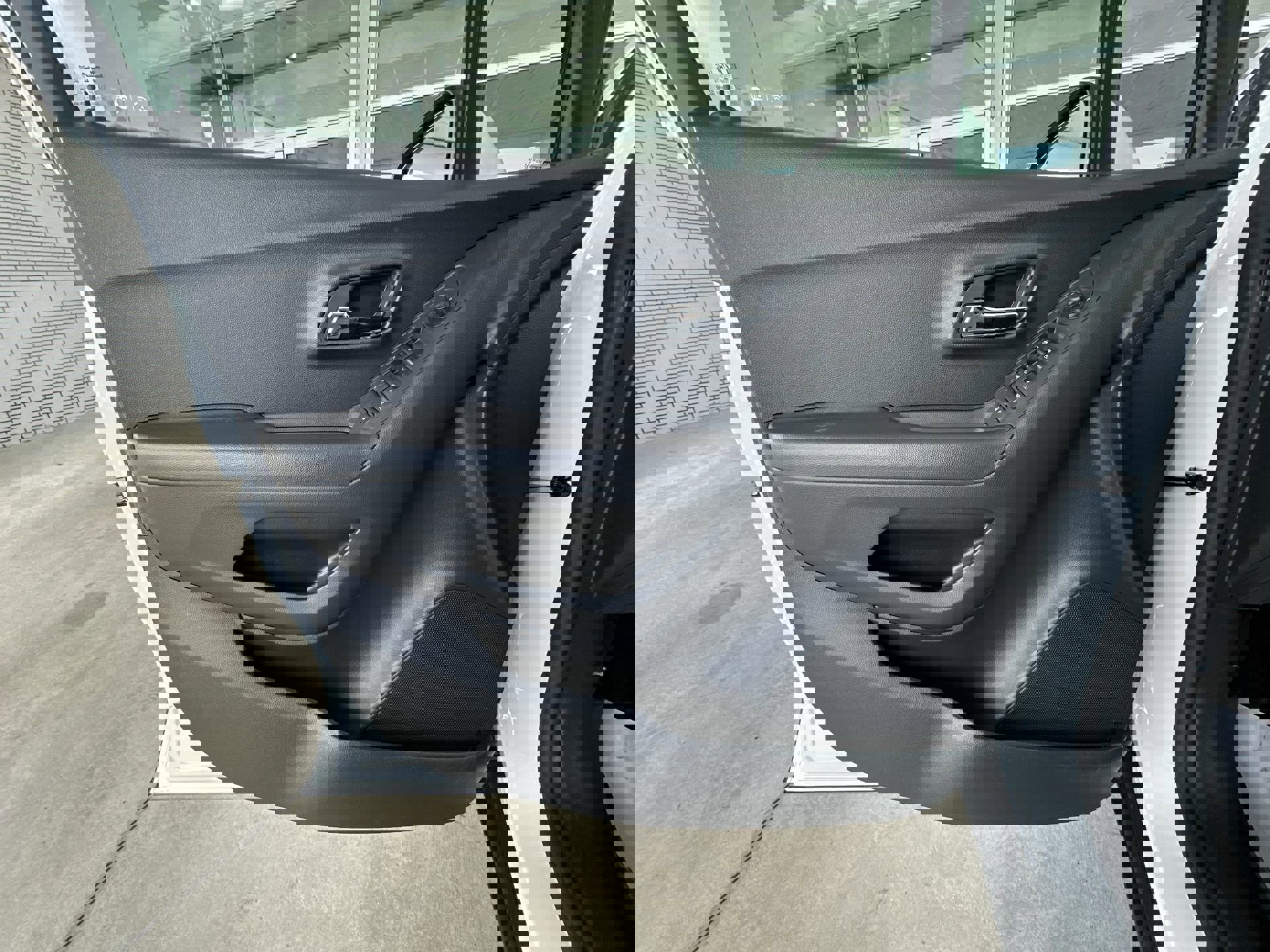 Used 2020 Chevrolet Trax LT w/ LT Convenience Package FWD image 20