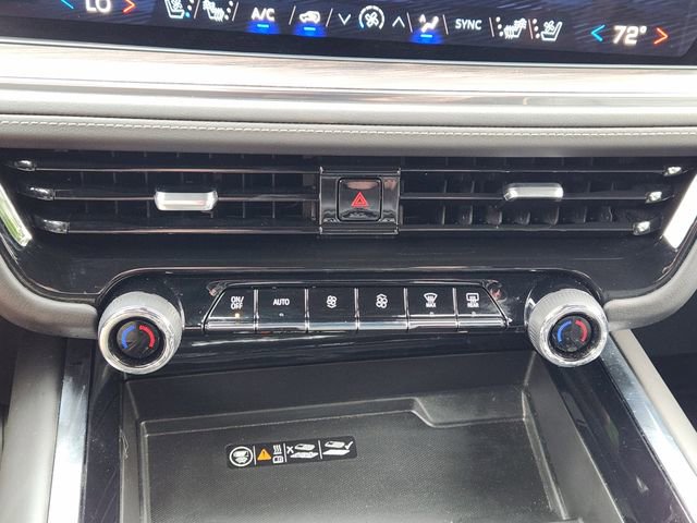 Used 2025 Chevrolet Suburban Premier AWD/4WD image 17