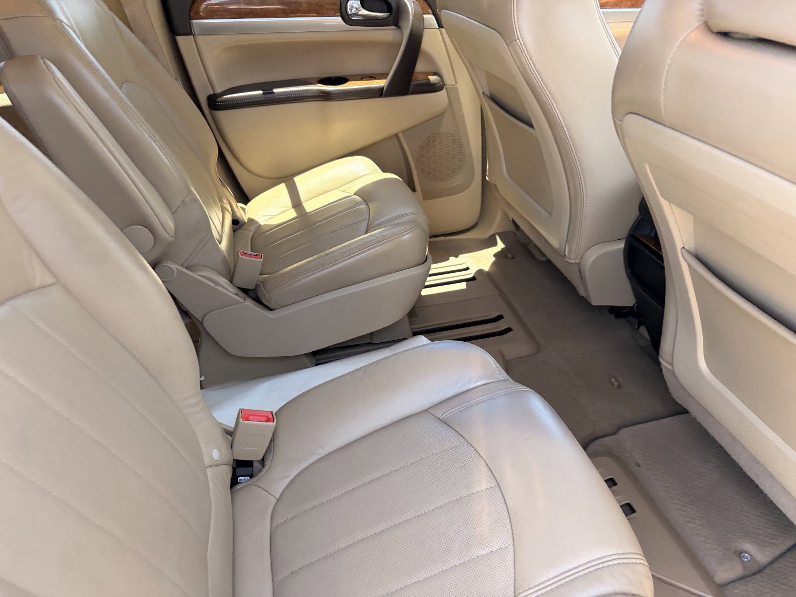 Used 2011 Buick Enclave CXL w/ Trailering Provision Package FWD image 14