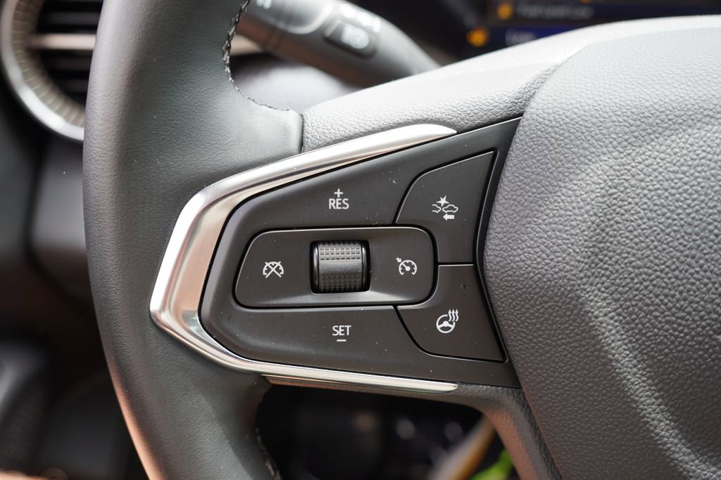 Used 2024 Chevrolet Trax ACTIV w/ Sunroof Package FWD image 31