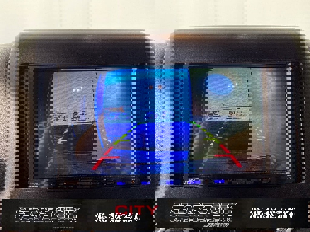 Used 2018 Jeep Wrangler Unlimited Sahara w/ Connectivity Group image 22