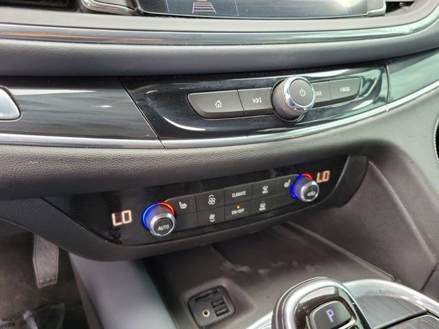 Used 2020 Buick Enclave Essence FWD image 27