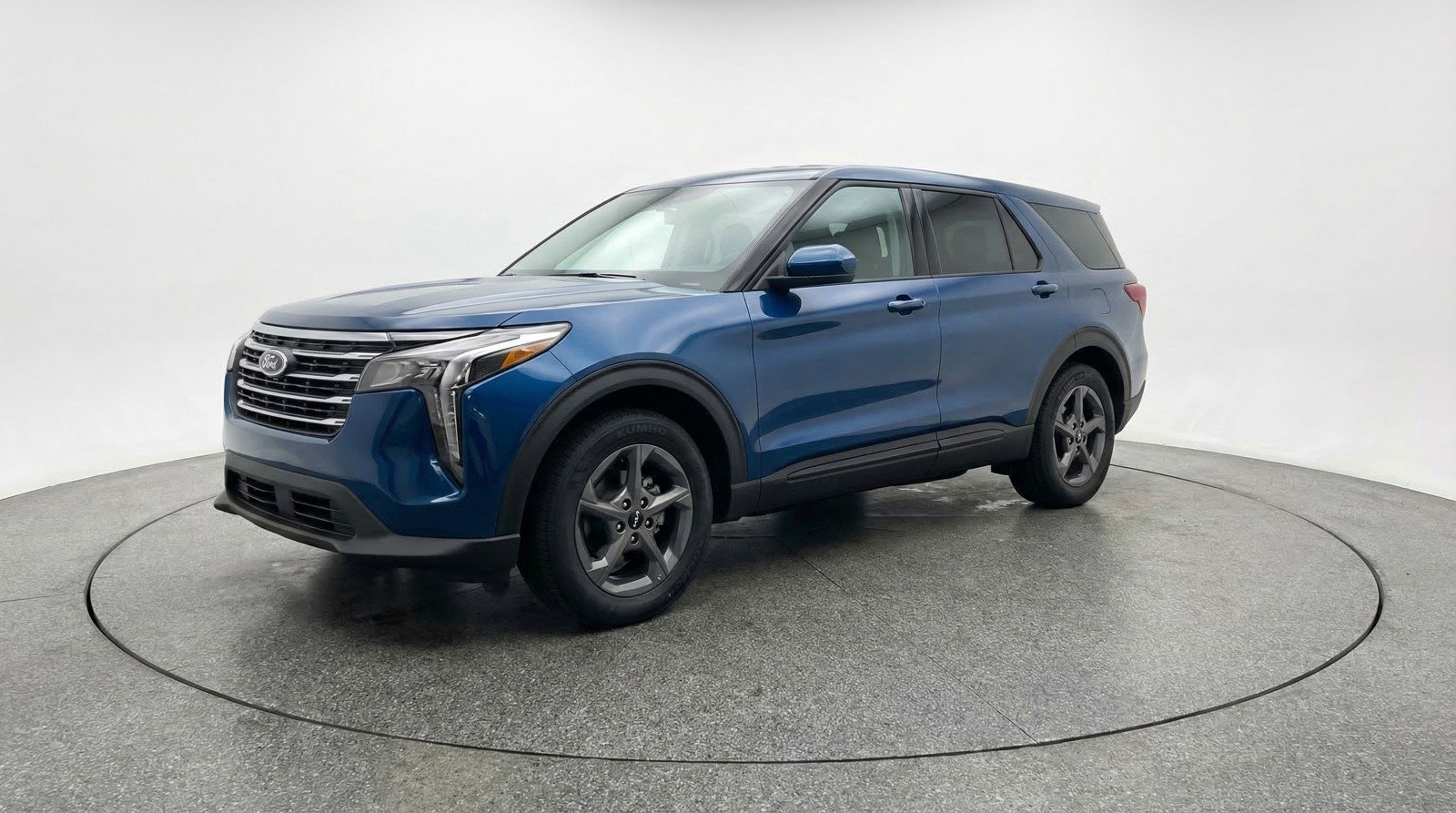 Used 2024 Ford Explorer Limited image 3
