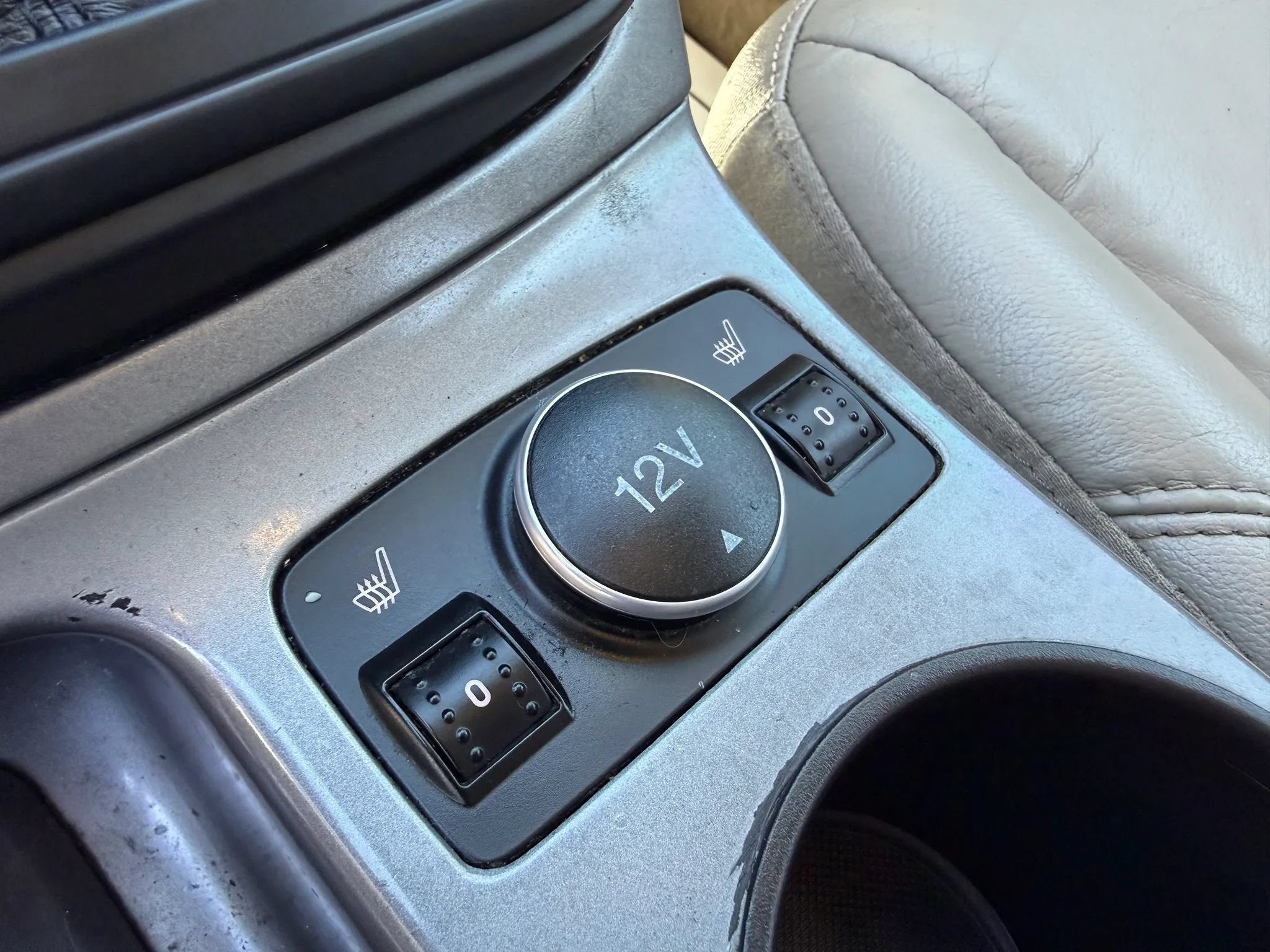 Used 2016 Ford Escape SE w/ SE Leather Comfort Package FWD image 34