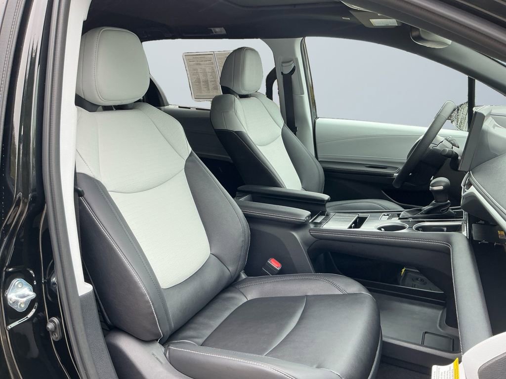 Certified 2026 Toyota Sienna XSE image 17