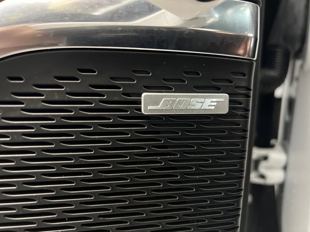 Used 2025 GMC Acadia Elevation image 14