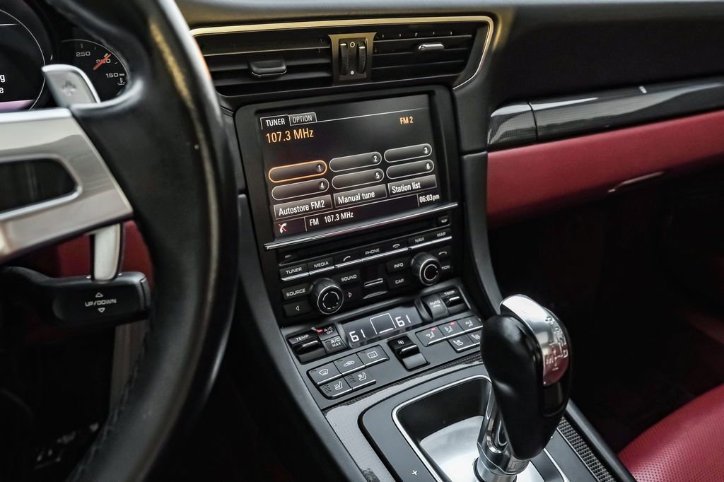 Used 2015 Porsche 911 Turbo S image 23