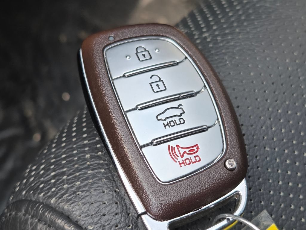 Used 2018 Hyundai Elantra Sport FWD image 35