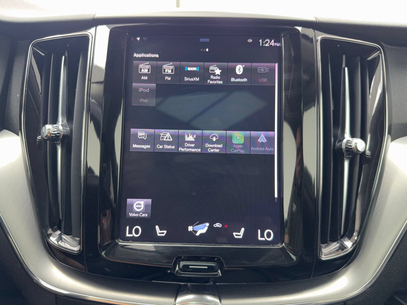 Used 2019 Volvo XC60 T5 Momentum w/ Premium Package AWD/4WD image 27