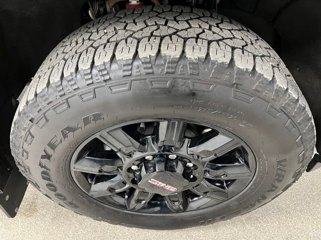 Used 2025 GMC Sierra 3500 AT4 w/ AT4 Premium Plus Package image 18