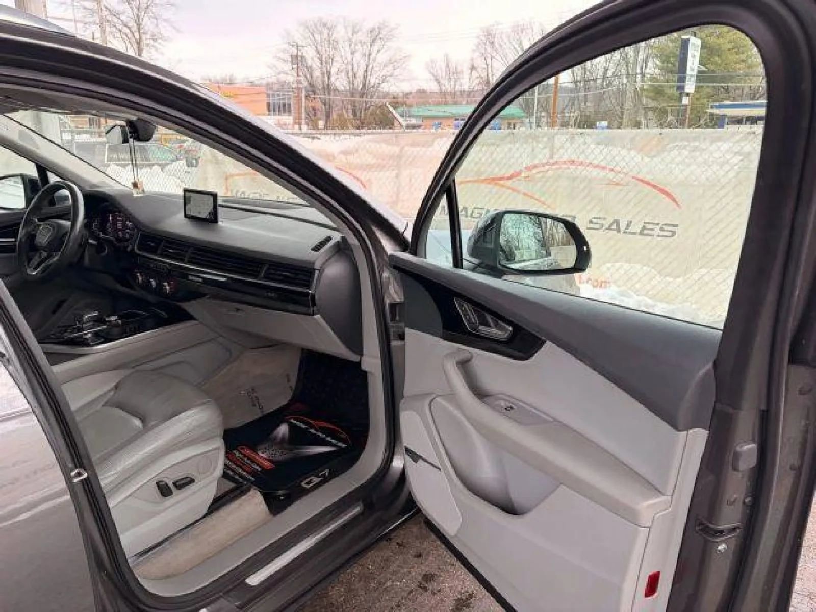 Used 2019 Audi Q7 3.0T Premium Plus w/ Premium Plus Package image 19