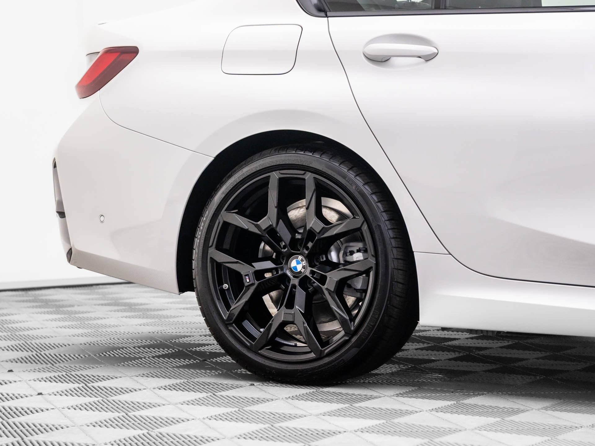Used 2026 BMW 330i xDrive Sedan w/ M Sport Package AWD/4WD image 30