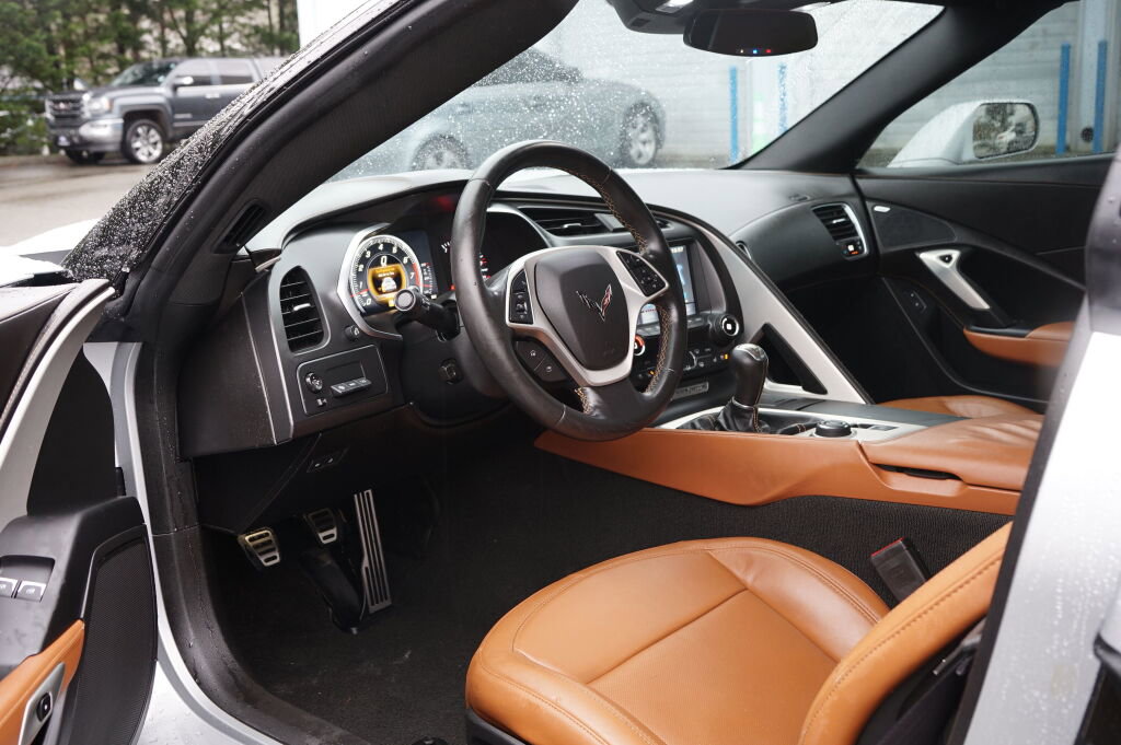 Used 2015 Chevrolet Corvette Stingray Coupe w/ 2LT Preferred Equipment Group image 2