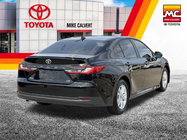 Used 2026 Toyota Camry LE FWD image 9