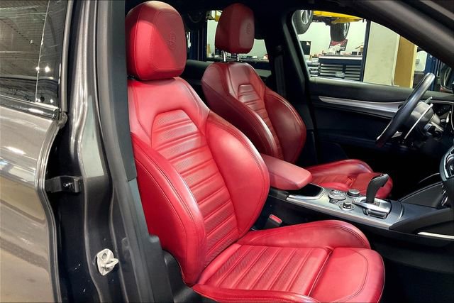 Used 2022 Alfa Romeo Stelvio Veloce image 7