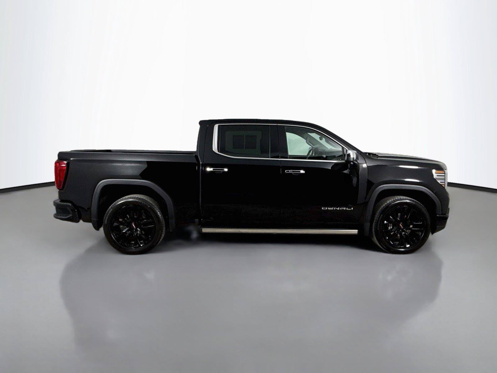 Used 2026 GMC Sierra 1500 Denali w/ Denali Reserve Package AWD/4WD image 14