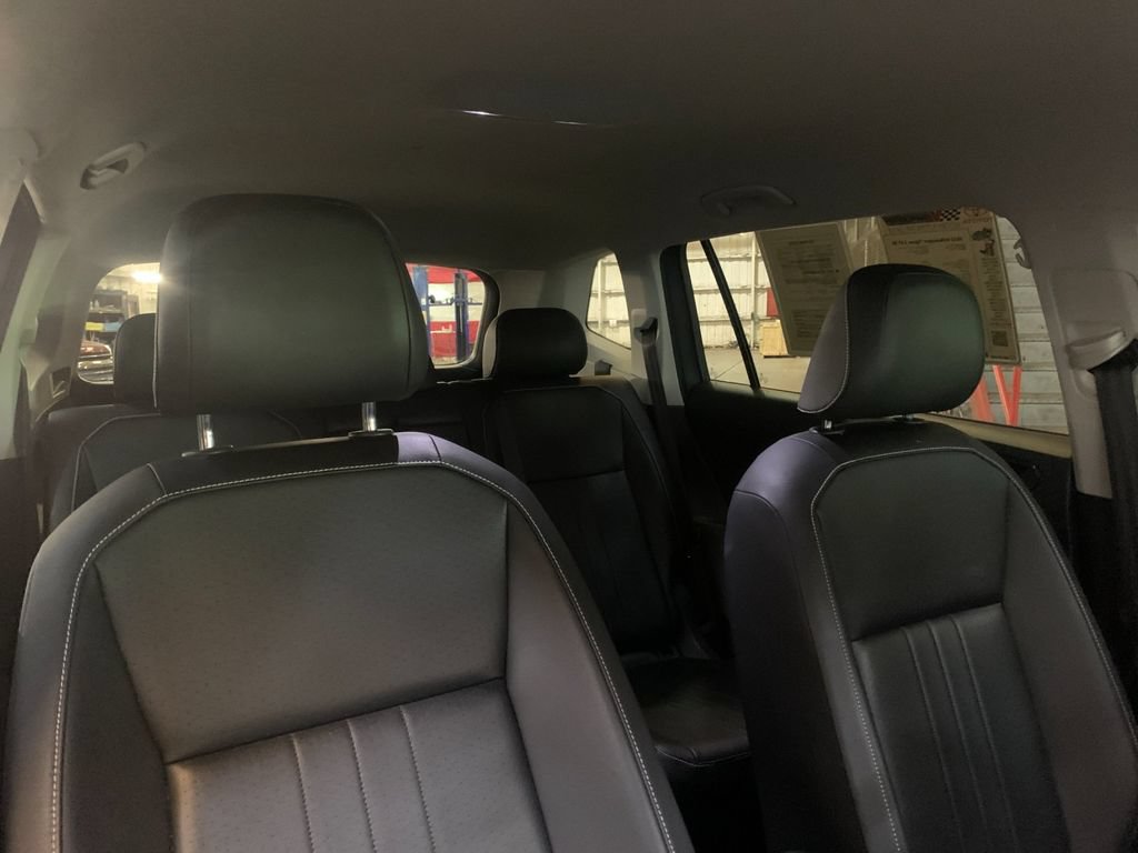 Used 2022 Volkswagen Tiguan SE AWD/4WD image 19