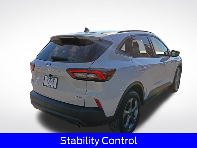 Used 2025 Ford Escape ST-Line Select AWD/4WD image 9