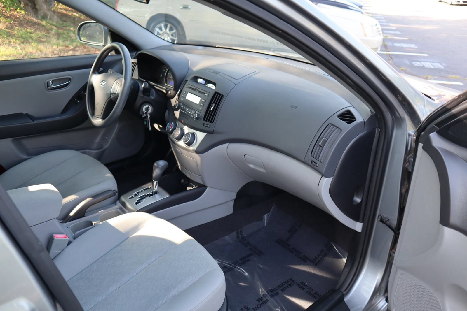Used 2010 Hyundai Elantra GLS FWD image 14